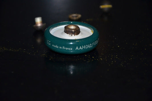 LCC France 100pF 5KV doorknob NOS capacitor for professional broadcast