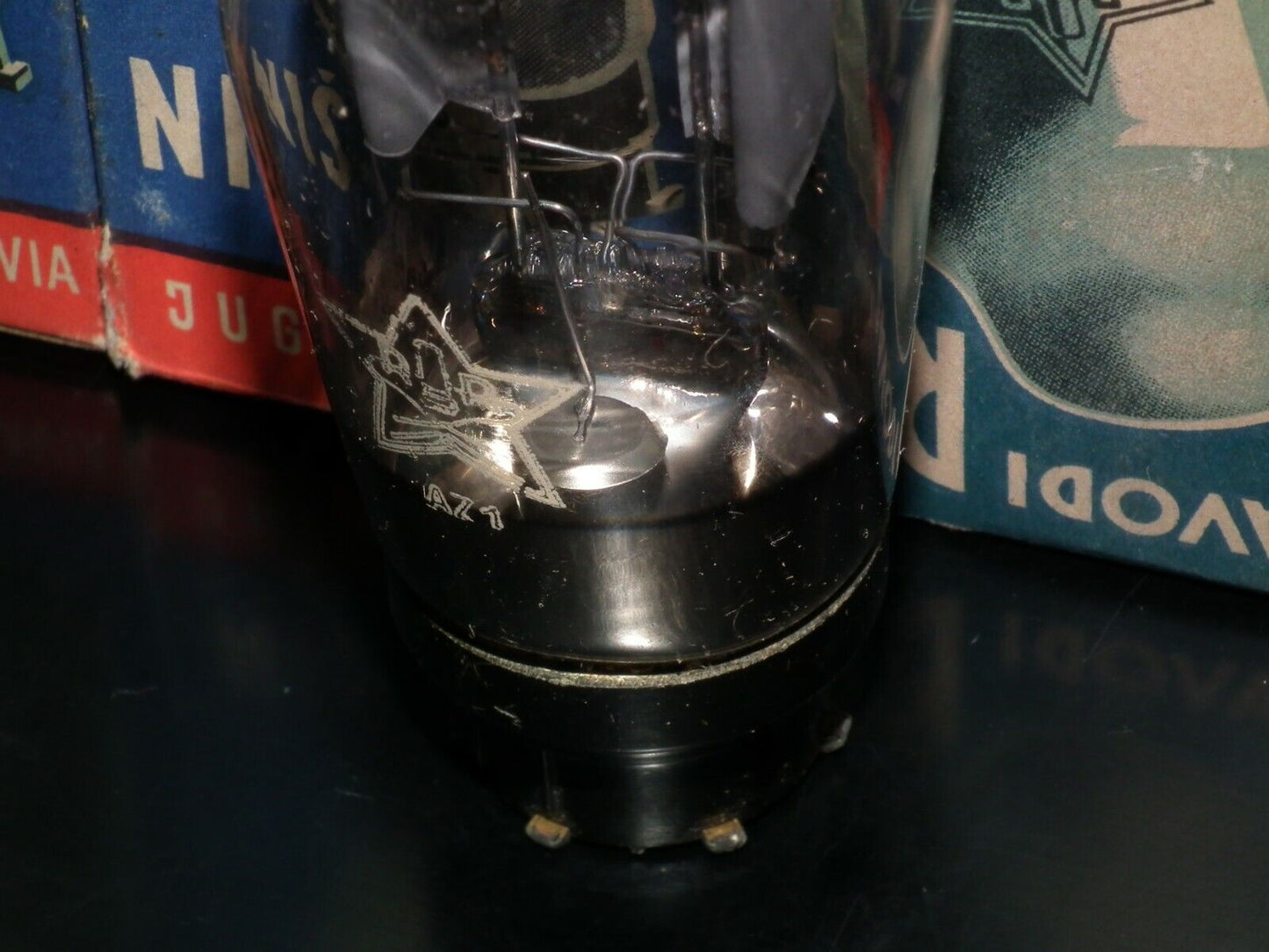 AZ1 RR EI Yugoslavia, old type stem, welded plates, cup disc getter made in 1951