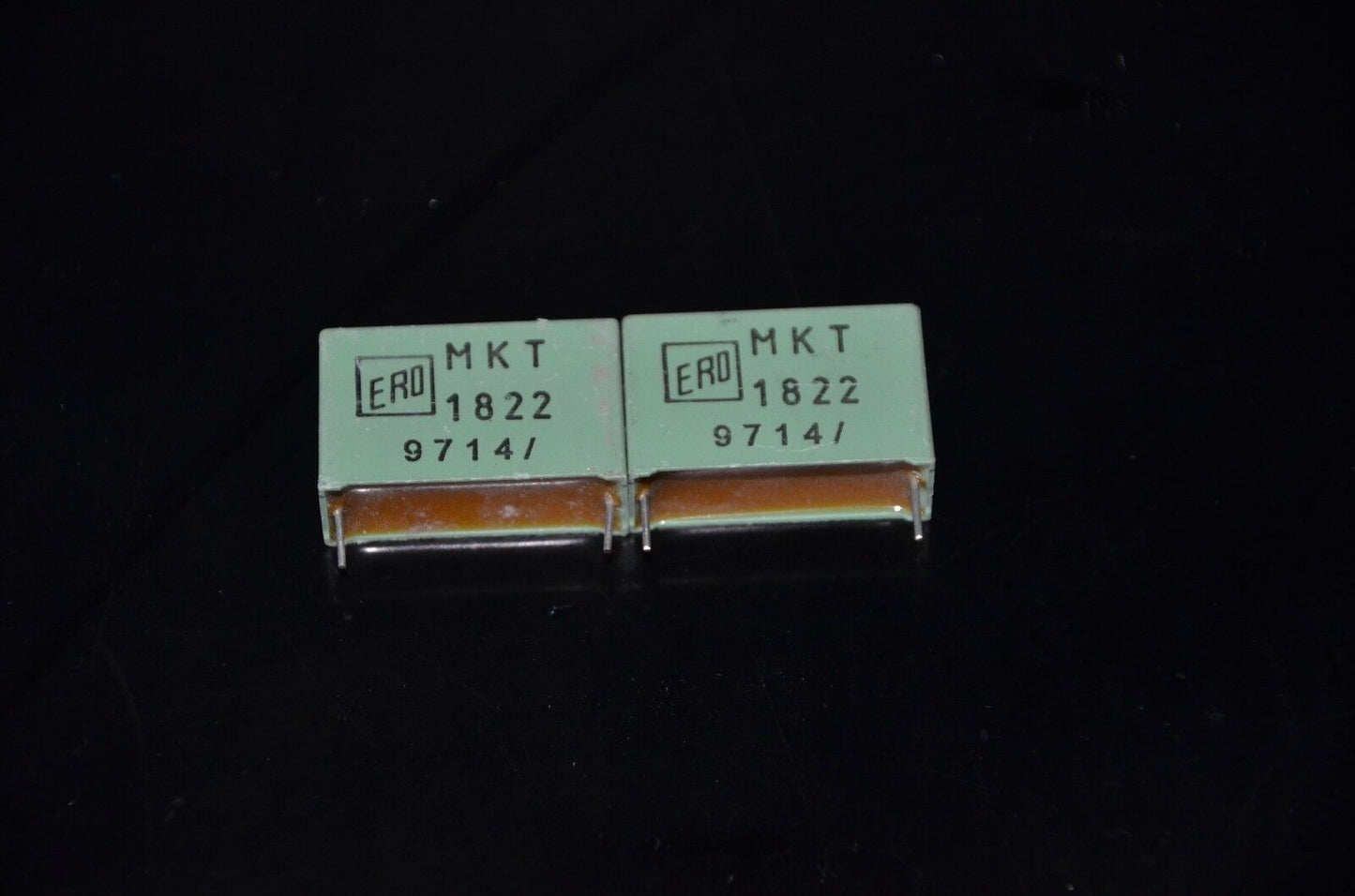 Four vintage NOS Roederstain Vishay ROE Capacitors 2.2mfd / 250V MKT 1822