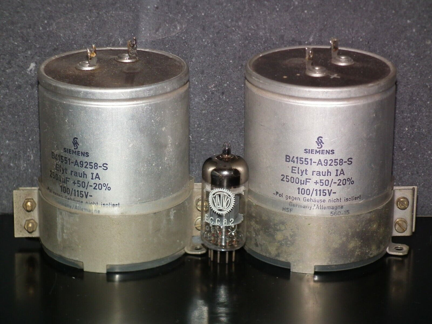 Two vintage Siemens electrolytic capacitors 2500uF / 115V Klangfilm October 1967