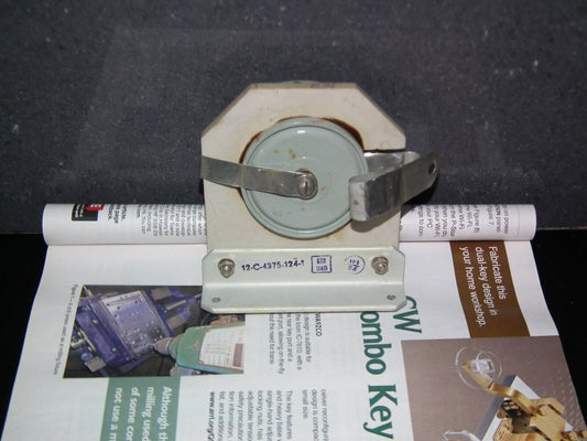 NOS K15U-1 100pF+47pF 6kV 6000V HV Doorknob Capacitors K15Y 55kVAr+30kVAr